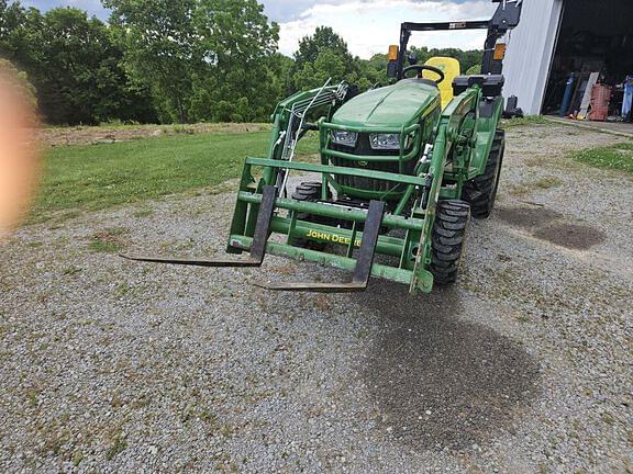 Image of John Deere 2032R equipment image 4