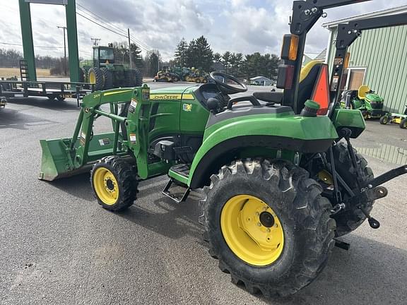 Image of John Deere 2032R equipment image 2