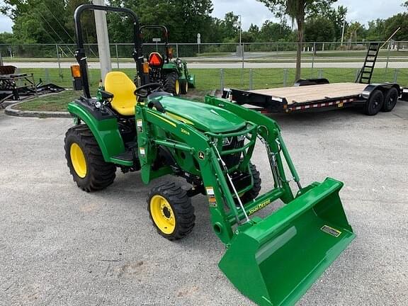 Image of John Deere 2032R equipment image 2