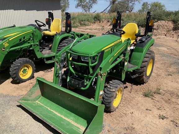 Image of John Deere 2032R equipment image 2