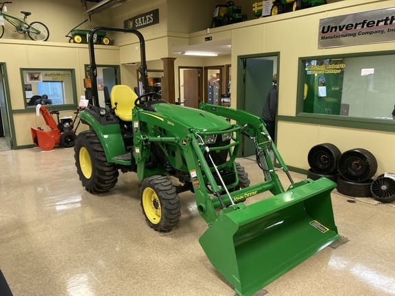 Main image John Deere 2032R