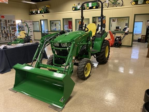 Image of John Deere 2032R equipment image 1