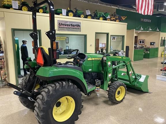 Image of John Deere 2032R equipment image 4