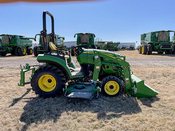 Image of John Deere 2032R equipment image 3