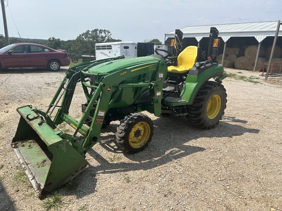 2022 John Deere 2032R Equipment Image0