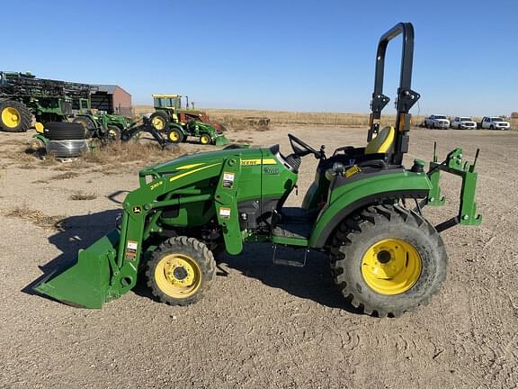 Image of John Deere 2032R equipment image 1