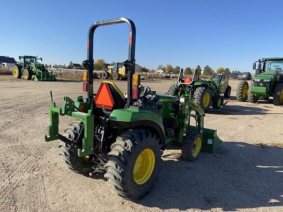 Image of John Deere 2032R equipment image 2