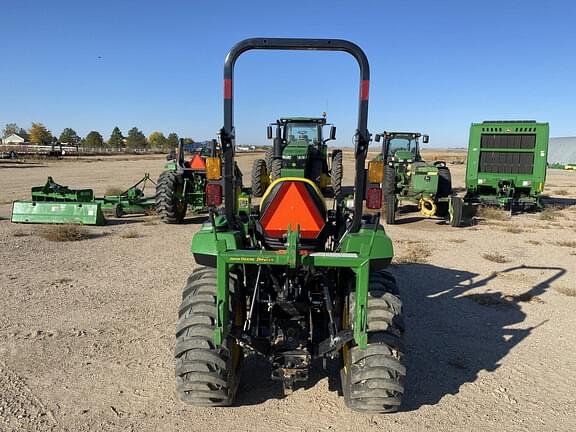 Image of John Deere 2032R equipment image 3