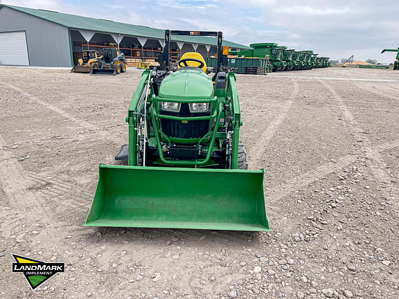 Image of John Deere 2032R equipment image 1