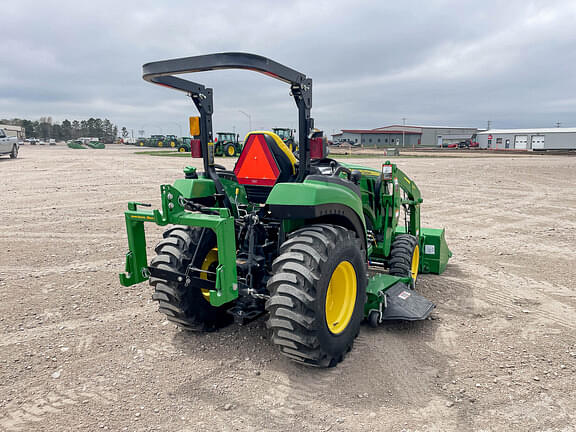 Image of John Deere 2032R equipment image 4