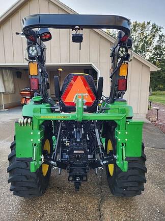Image of John Deere 2032R equipment image 4