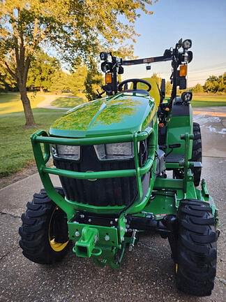 Image of John Deere 2032R equipment image 1