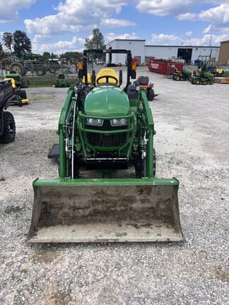 Image of John Deere 2032R equipment image 1