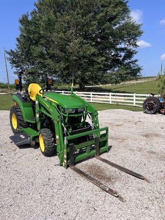 2022 John Deere 2032R Equipment Image0