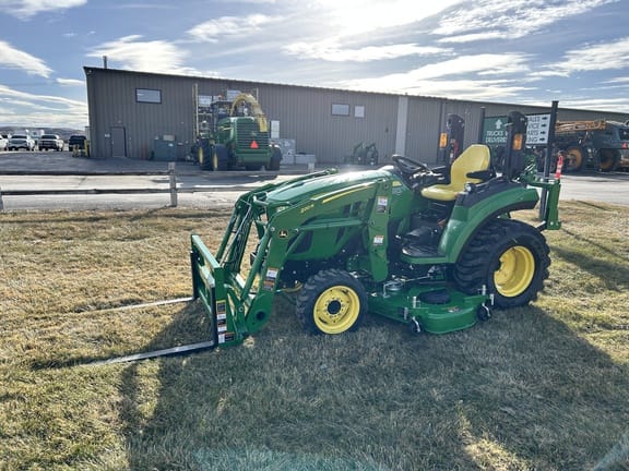 2022 John Deere 2032R Equipment Image0