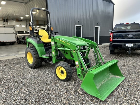2022 John Deere 2032R Equipment Image0