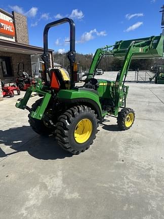 Image of John Deere 2032R equipment image 2