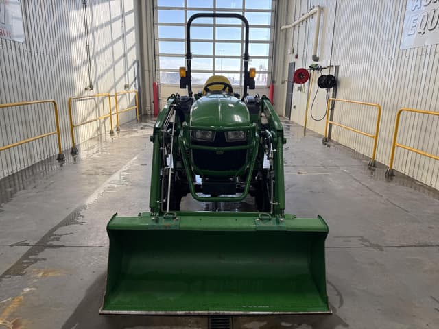Image of John Deere 2032R equipment image 2