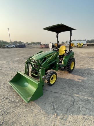 2022 John Deere 2032R Equipment Image0