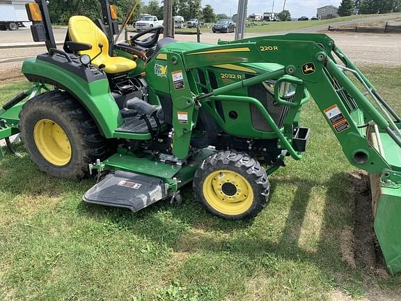 Image of John Deere 2032R equipment image 2