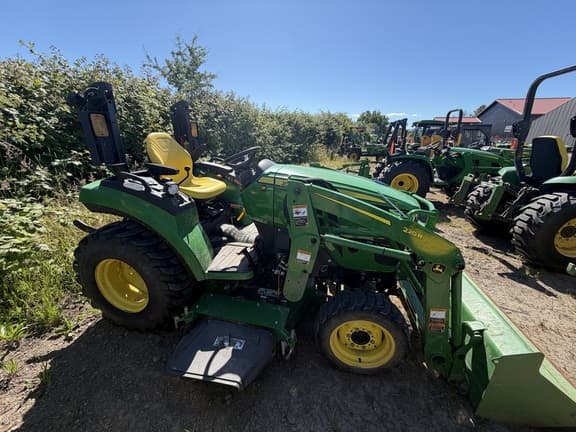 Image of John Deere 2032R equipment image 3