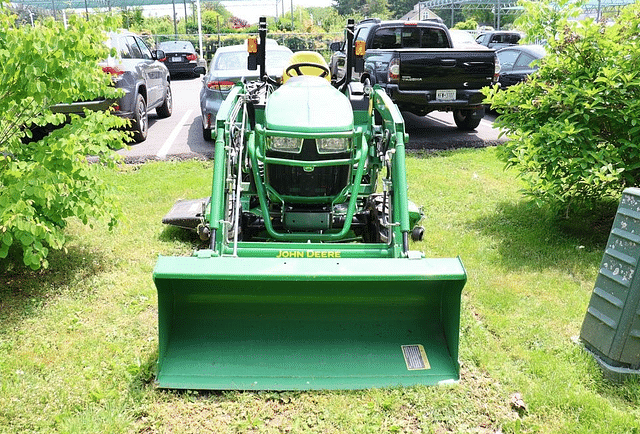 Image of John Deere 2032R equipment image 1