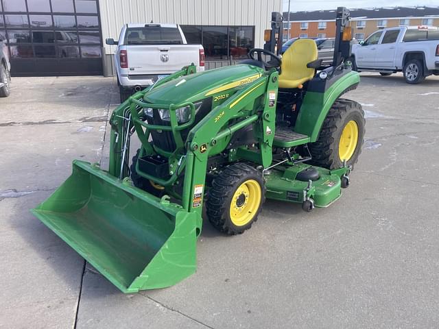 Image of John Deere 2032R equipment image 1