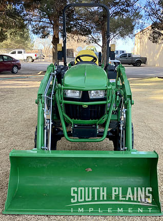 Image of John Deere 2032R equipment image 2