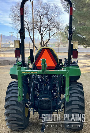 Image of John Deere 2032R equipment image 3