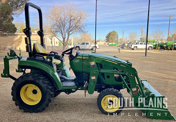 Image of John Deere 2032R equipment image 1