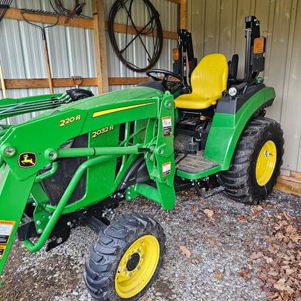 Image of John Deere 2032R equipment image 4