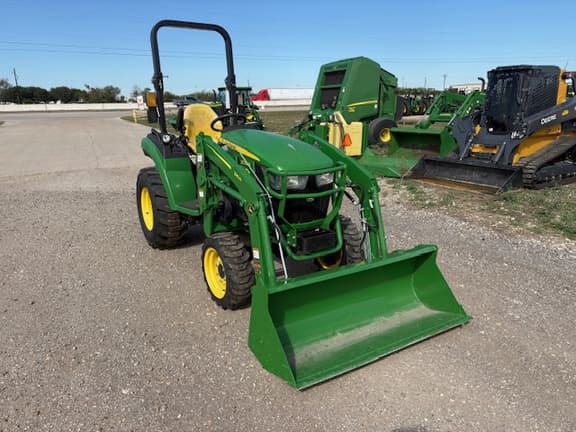 Image of John Deere 2032R equipment image 3