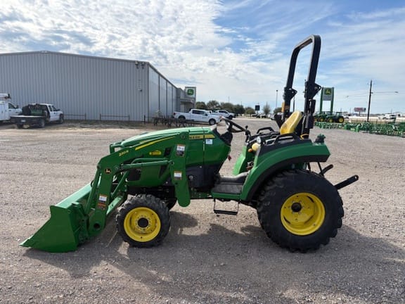2022 John Deere 2032R Equipment Image0
