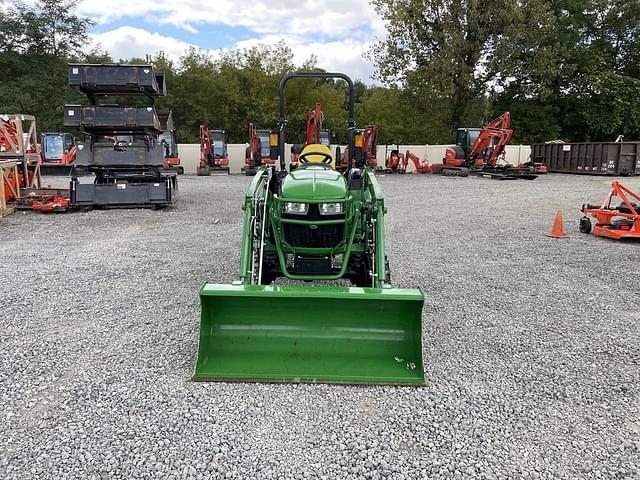 Image of John Deere 2032R equipment image 1