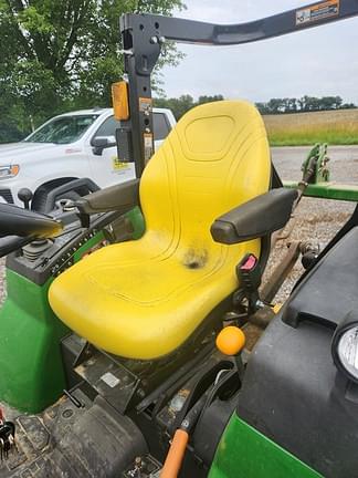 Image of John Deere 2038R equipment image 4