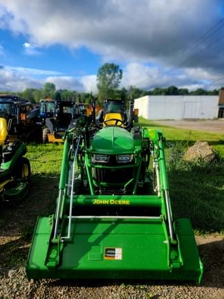 Image of John Deere 2038R equipment image 3