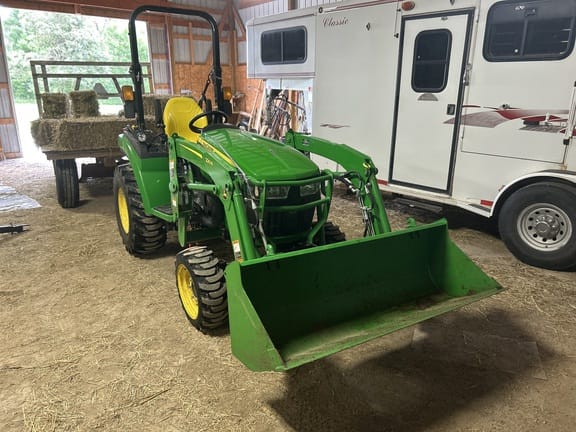 2022 John Deere 2038R Equipment Image0