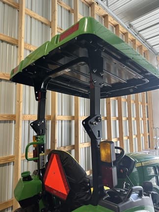 Image of John Deere 2038R equipment image 3