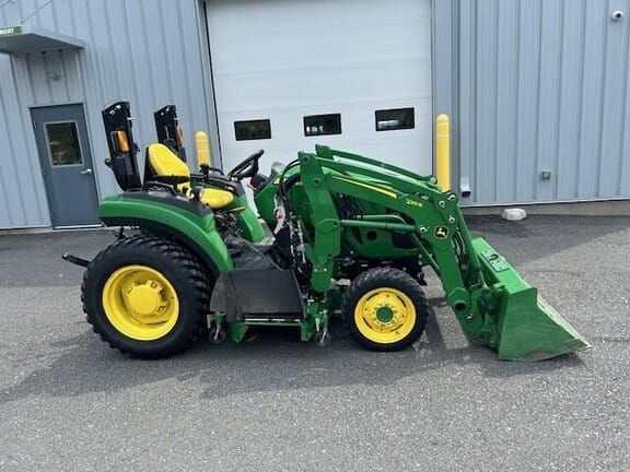 2022 John Deere 2038R Equipment Image0