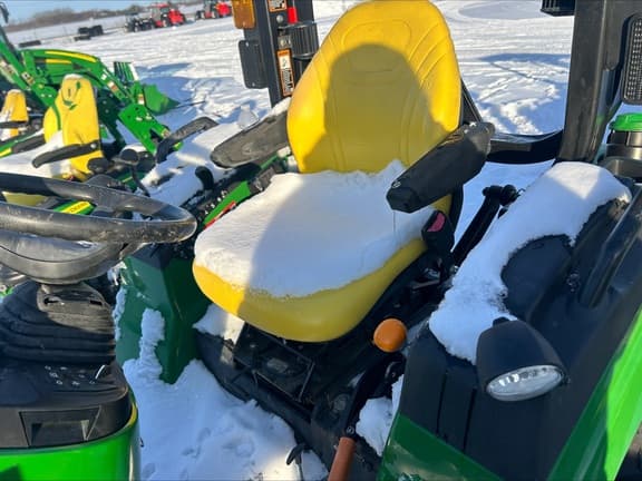 Image of John Deere 2038R equipment image 4