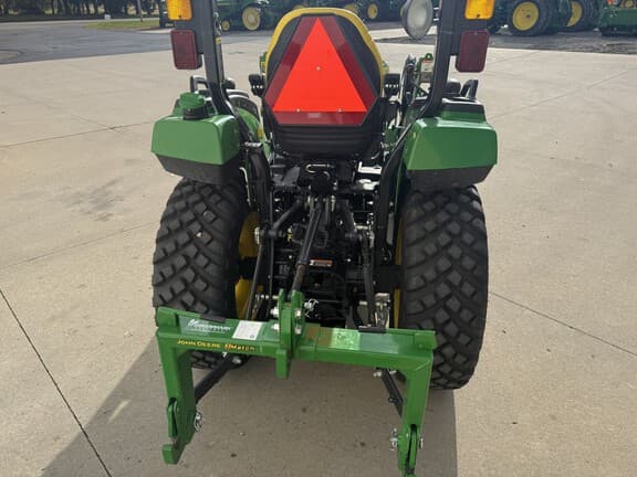 Image of John Deere 2038R equipment image 3