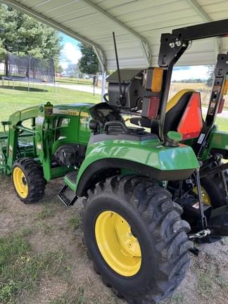 Image of John Deere 2038R equipment image 4
