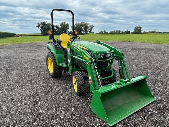 Image of John Deere 2038R equipment image 3