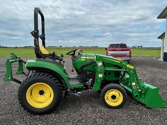 Image of John Deere 2038R equipment image 4
