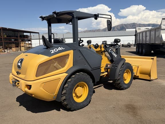 Image of John Deere 204L equipment image 4