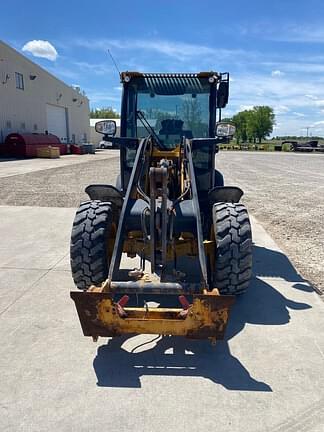 Image of John Deere 204L equipment image 1