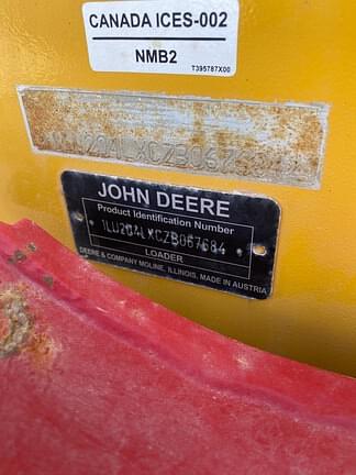 Image of John Deere 204L equipment image 3