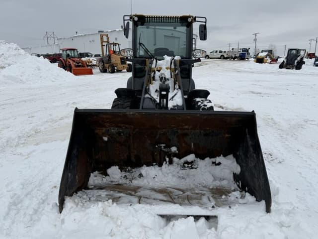 Image of John Deere 204L equipment image 1
