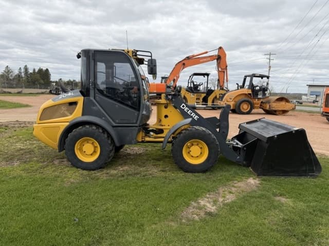 Image of John Deere 204L equipment image 3