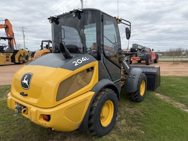 Image of John Deere 204L equipment image 4
